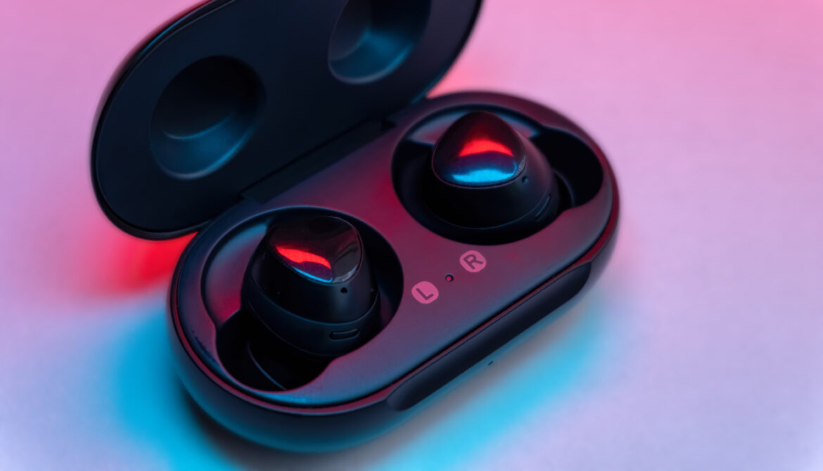 Best Noise Cancelling Earbud with premium sound, modern design, and powerful ANC performance